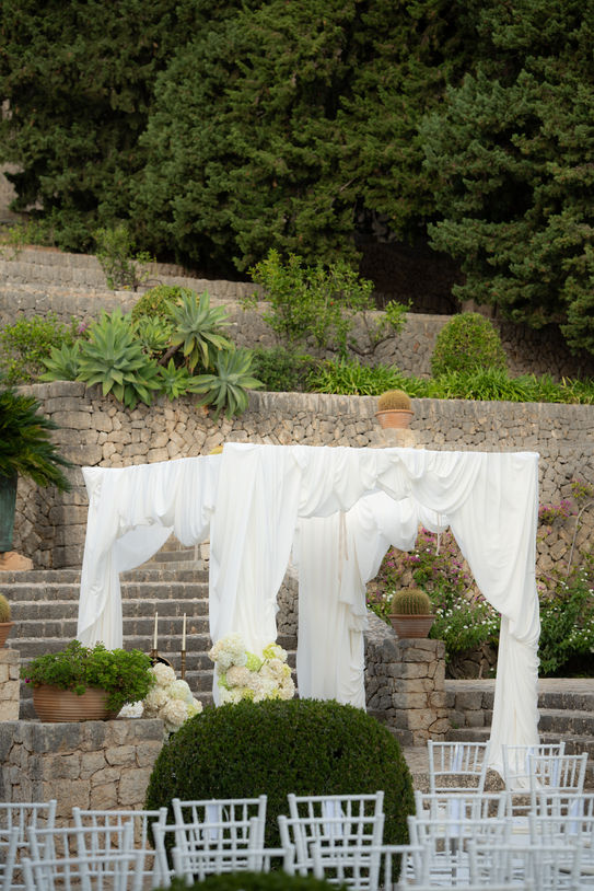 Wedding ceremony with mountain views at Finca Son Berga Mallorca.