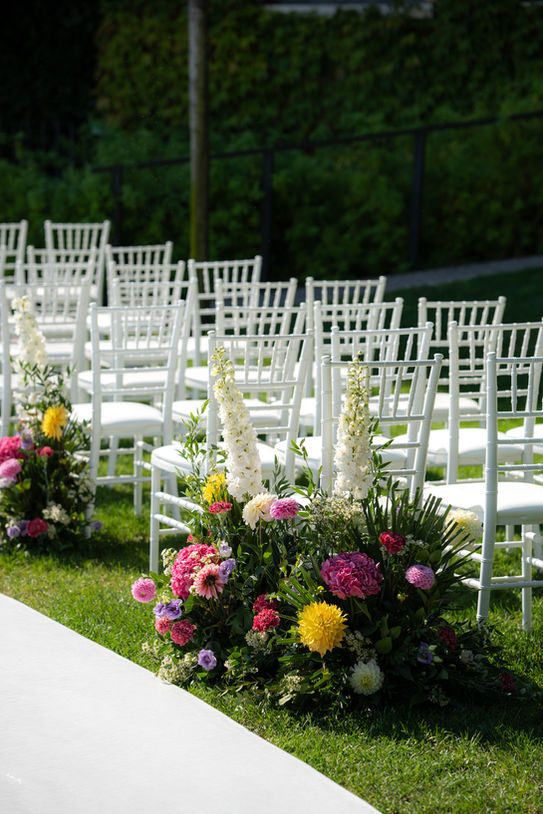 Wedding aisle at Villa Fiordaliso decorated with flowers