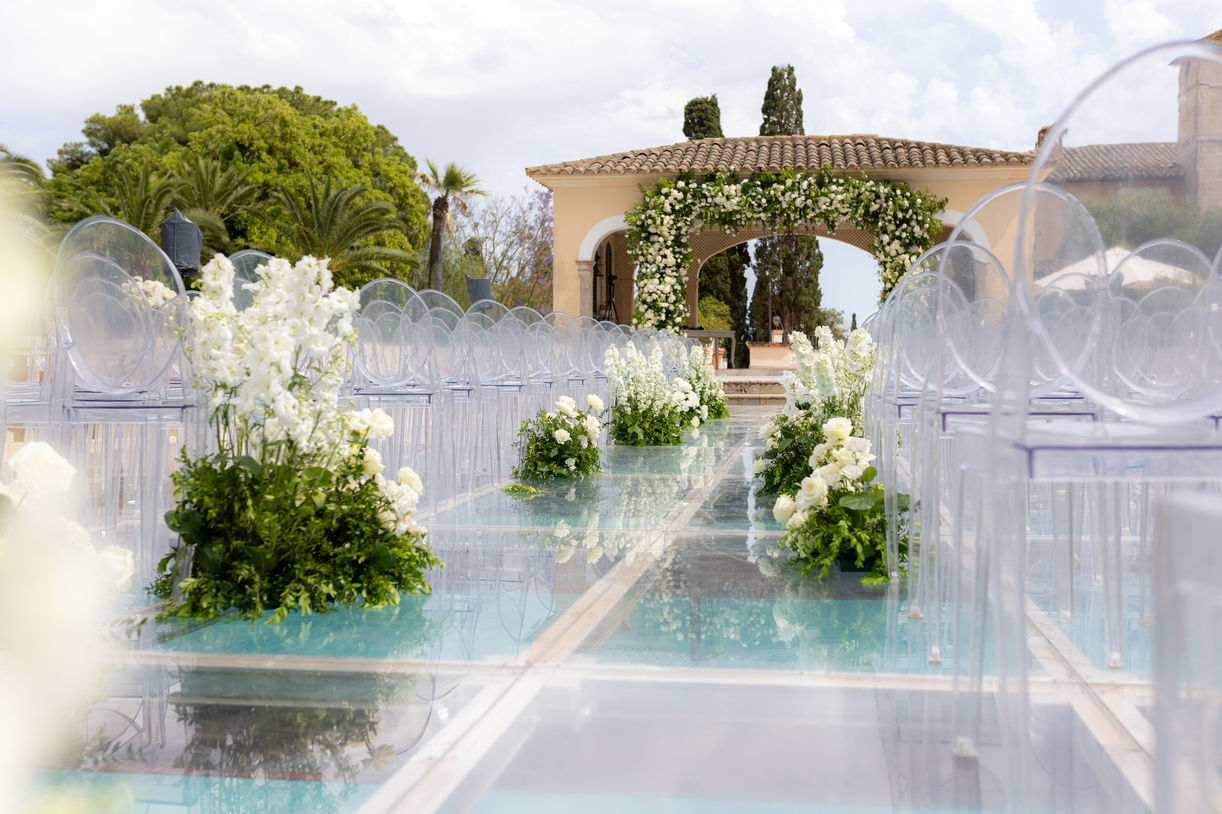 Pool ceremony setup Son Julia Mallorca luxury wedding venue