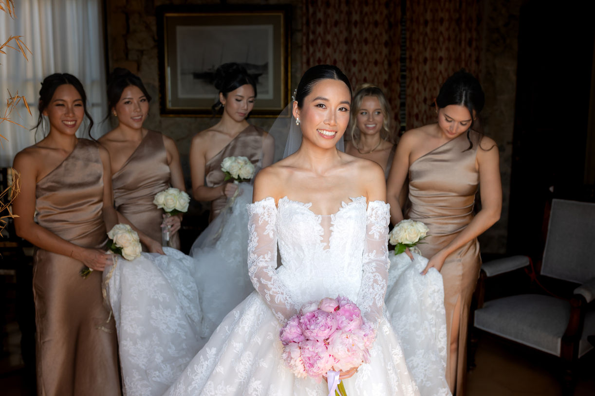 Bride getting ready with her bridesmaids at Son Marroig Mallorca wedding