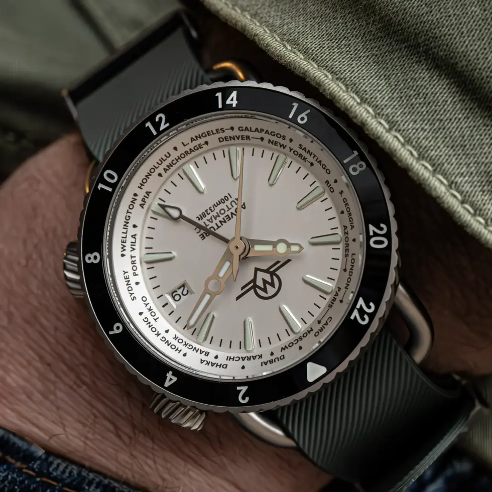 MA-6 ARCTIC WHITE Pocket Shot