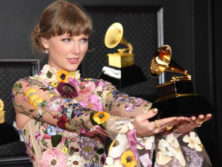 Taylor Swift lancia la versione orchestrale di 'The Lakes, un omaggio ai fan