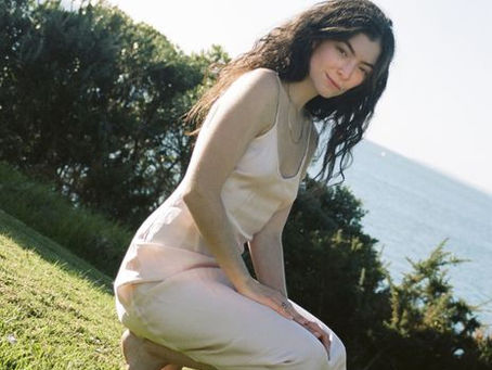 Lorde: fuori ora il videoclip "Solar power"