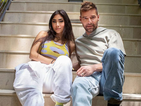Ricky Martin torna con Paloma nel videoclip "Que rico fuera"