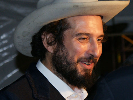 Capossela 30anni dopo, colto e raffinato nella sua Trieste
