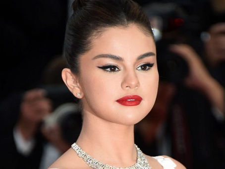 Selena Gomez canta in spagnolo: il siongolo del nuovo singolo si intitola 'De Una Vez'