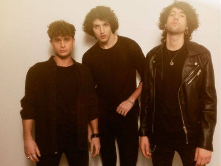 “Su”, il singolo del trio Isoladellerose. Un invito a non perdersi d’animo
