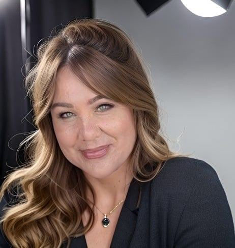 Leanne Linkedin.jpg