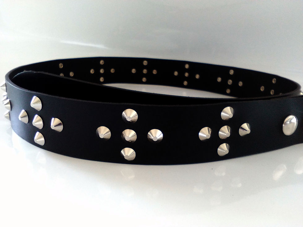 Thumbnail: 5 POINT CROSS - ROUND CHROME PYRAMID STUD BELT