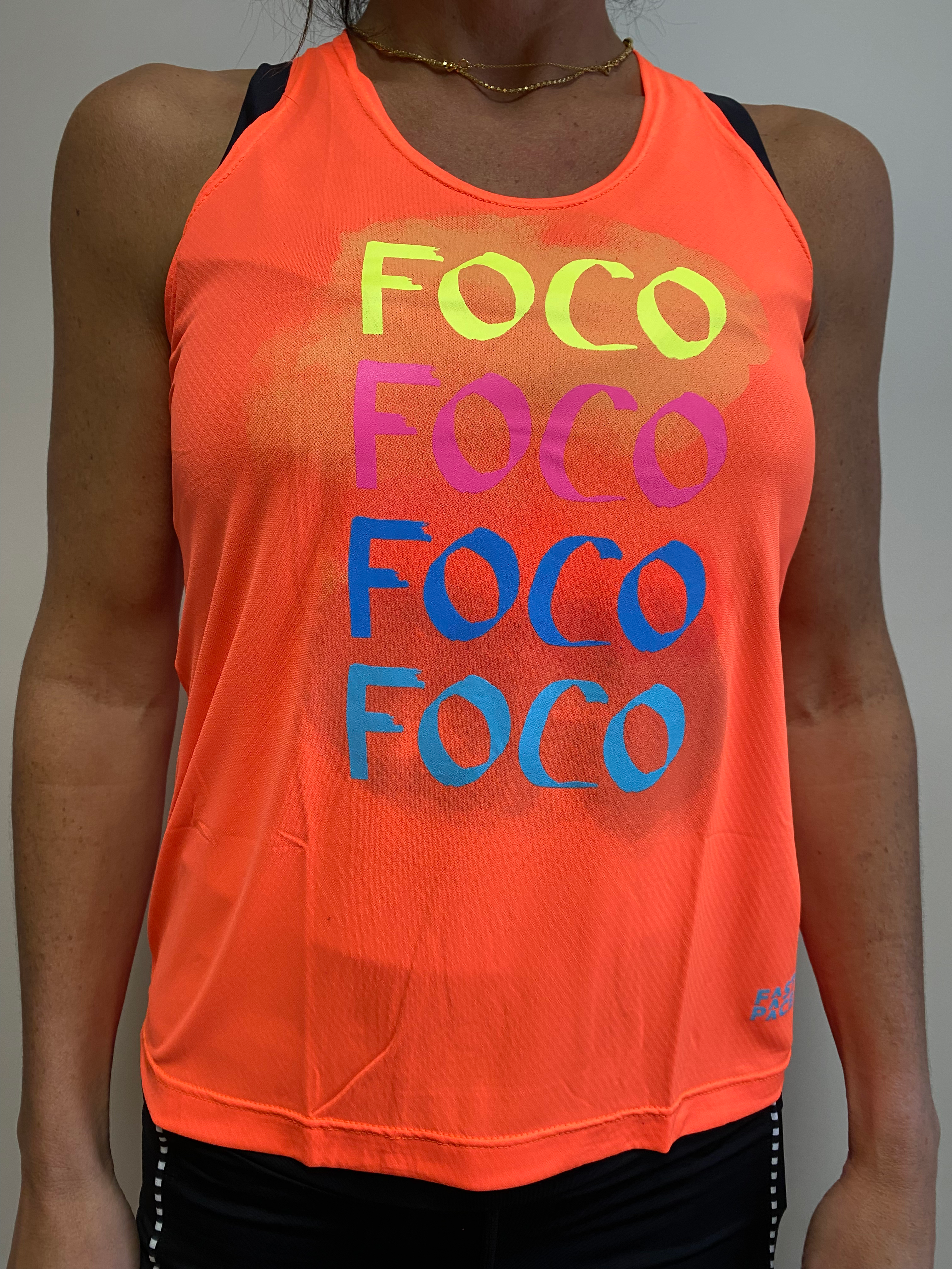 Regata Fast Pace - Foco Laranja