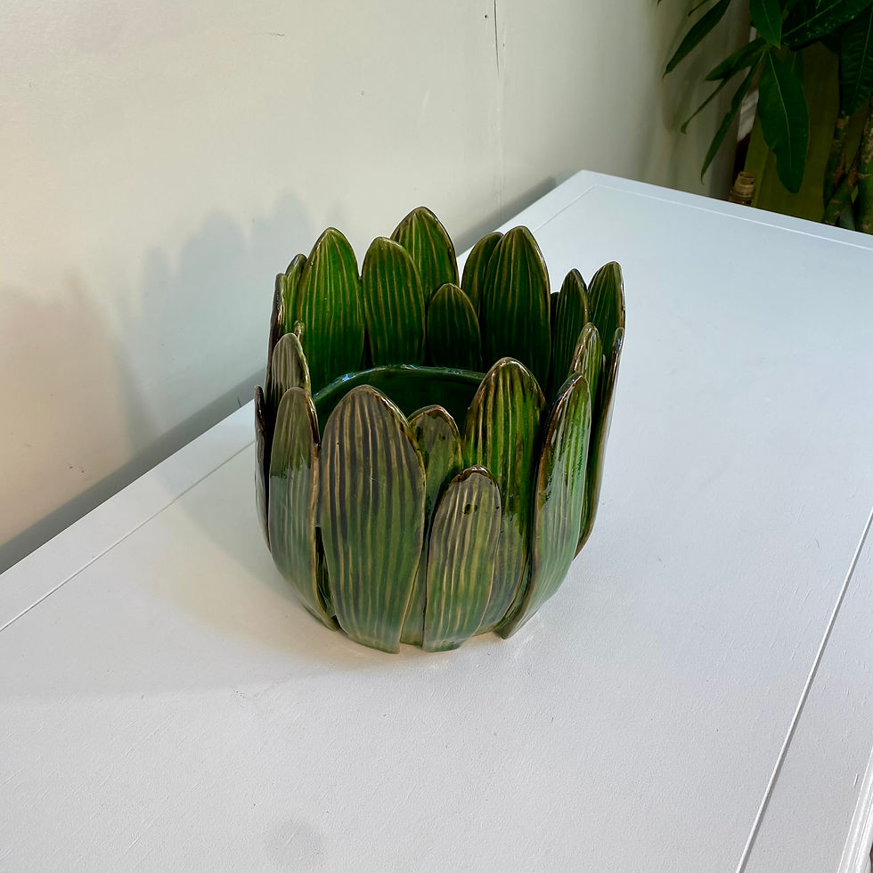 Thumbnail: Ceramic Green Leaf Vase
