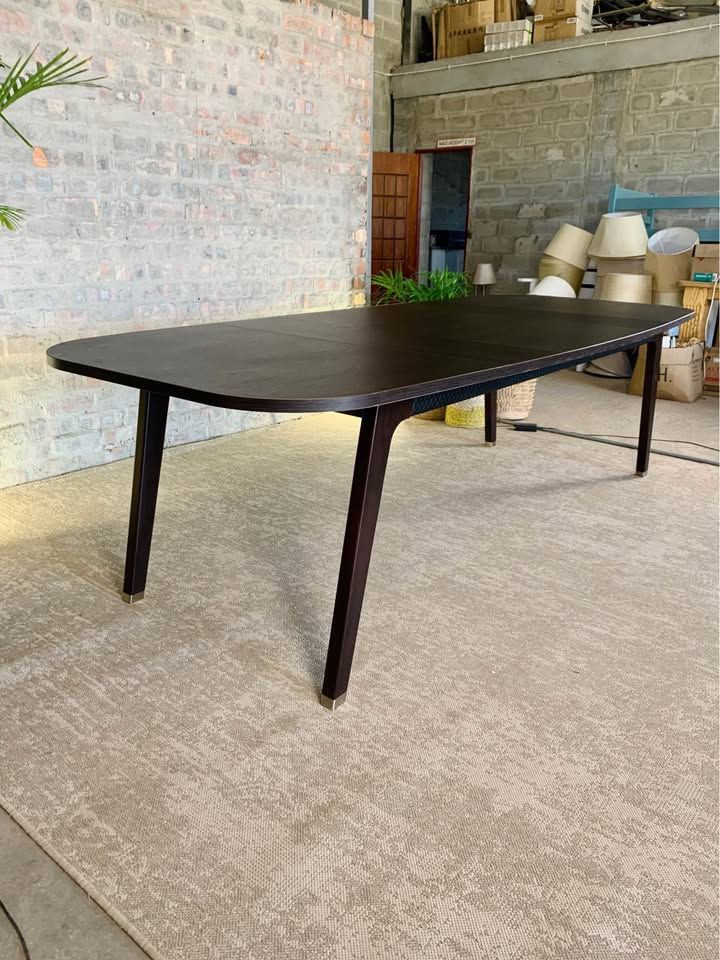 Thumbnail: Modern 8 Seater dining table