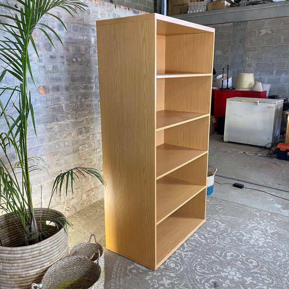 Thumbnail: Bookshelf / Display Shelf