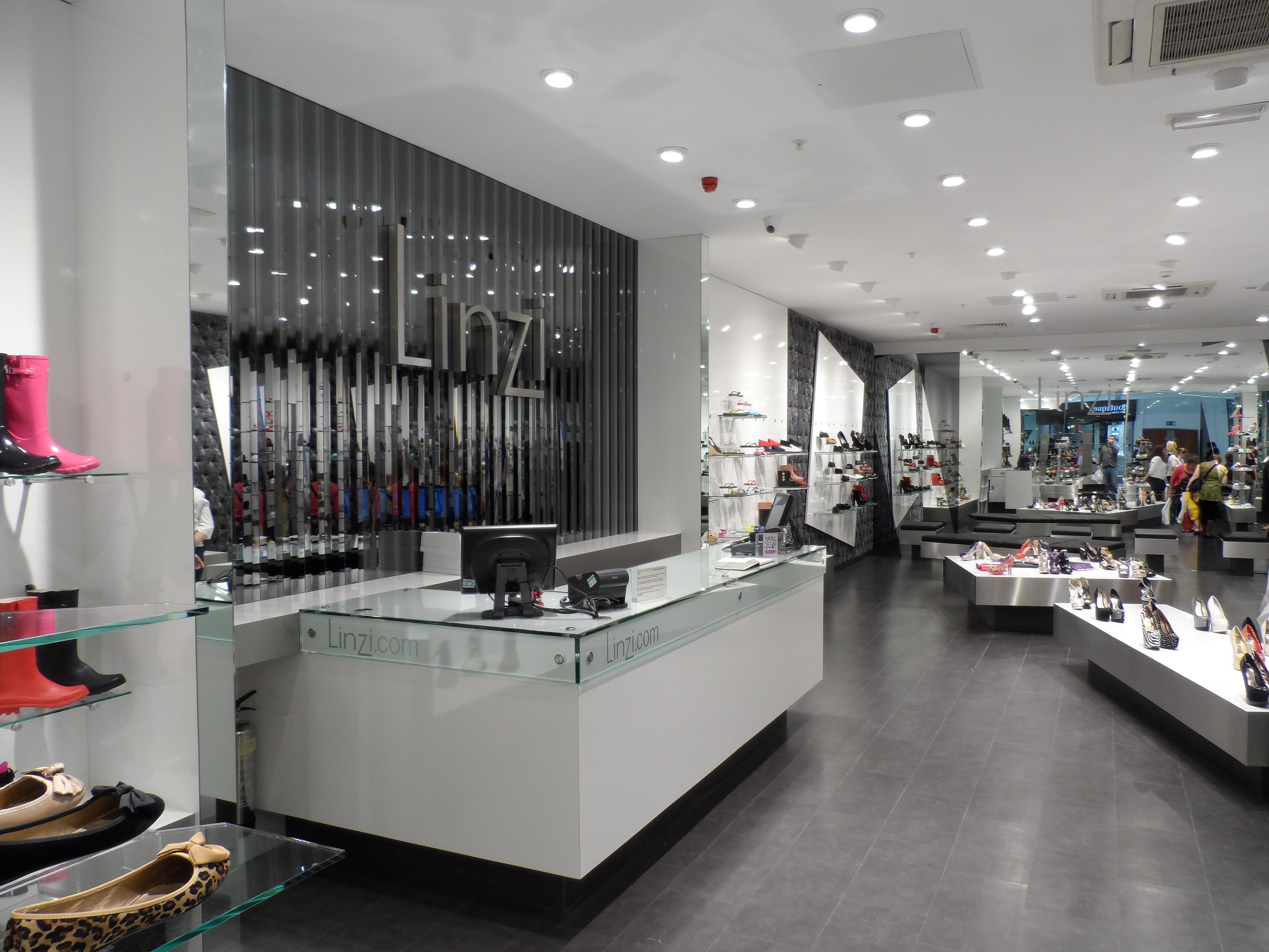 linzi shoes stratford