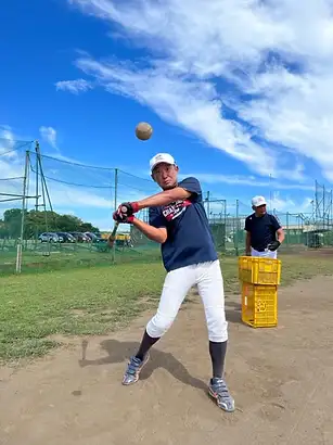 鵜飼コーチ.webp