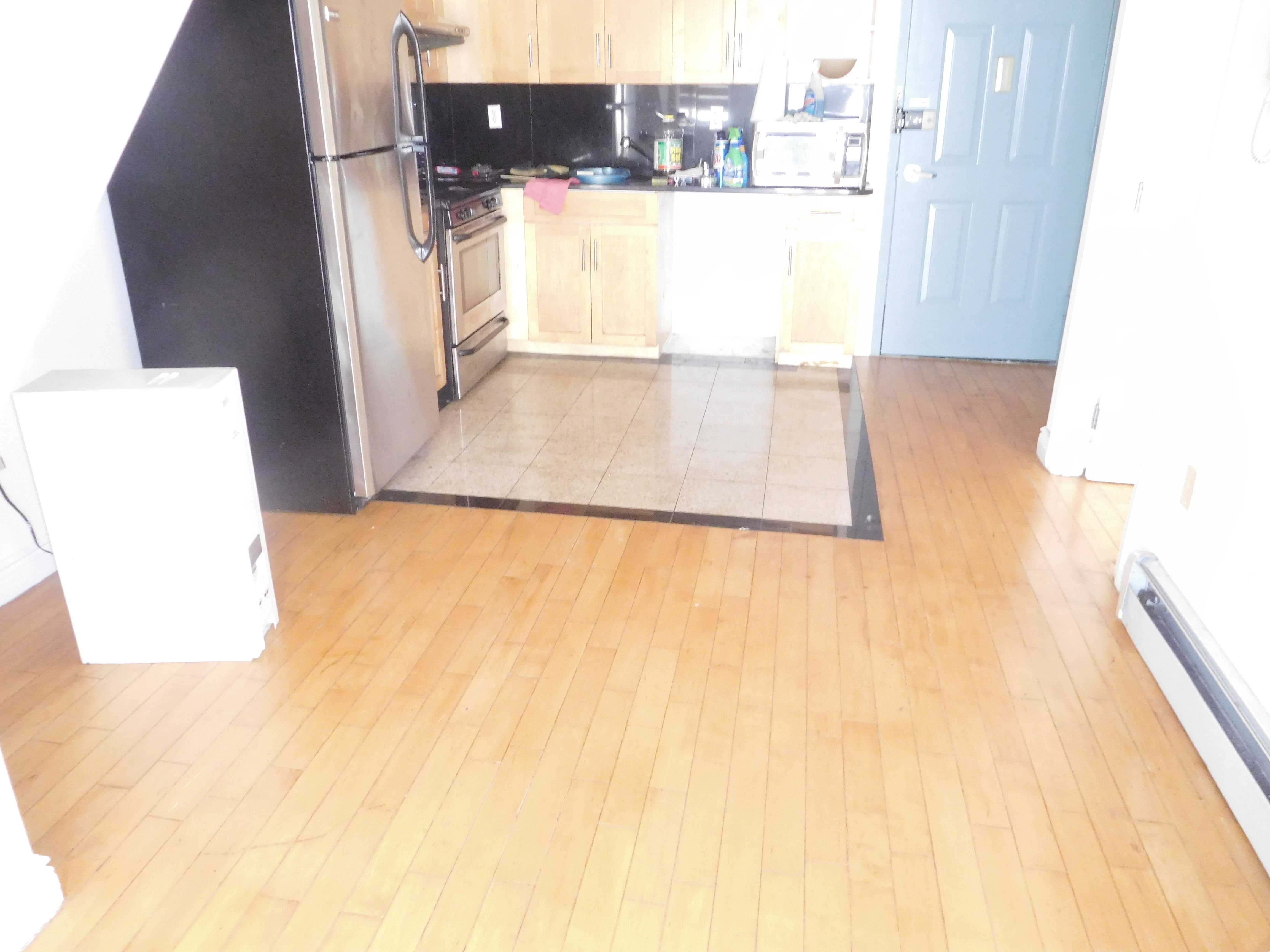 플러싱 노던/150Street 2BR 2BATH 발코니