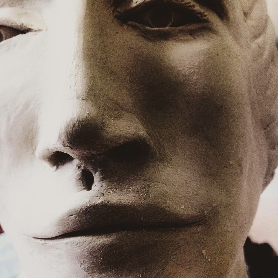 Dani Salvo Sculpture, Be My Keeper, Ceramics & pottery classes Geelong