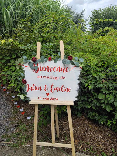 Panneau bienvenue, Mariage rouge