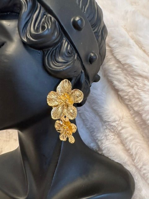 Thumbnail: Golden Flower Earrings