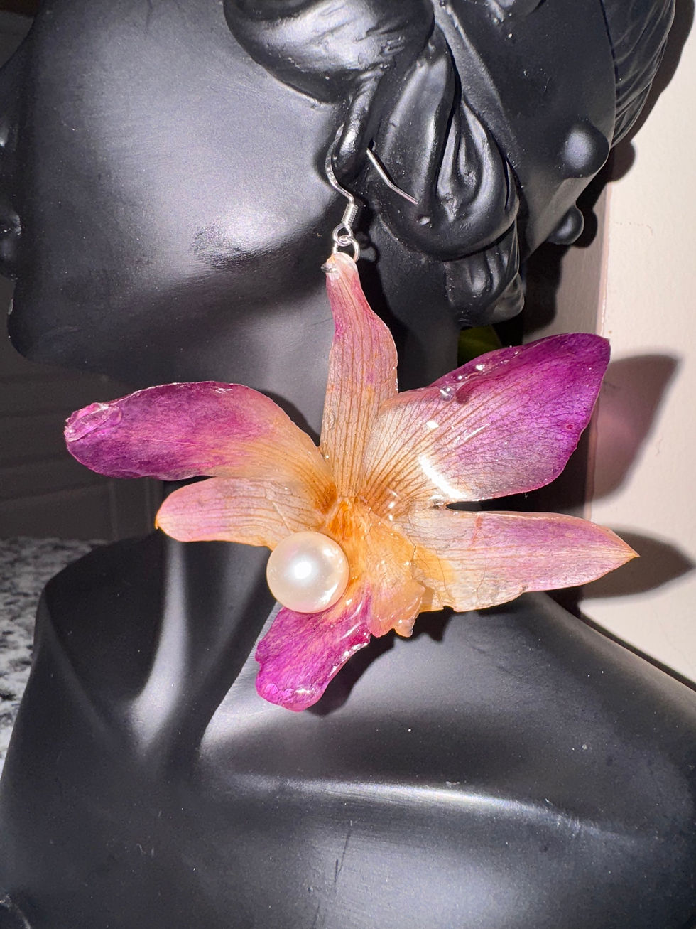 Thumbnail: Orchid Dangling Earrings 