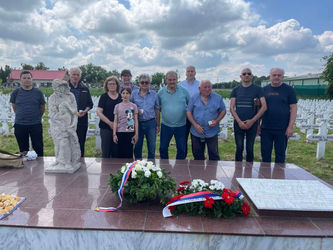 СЕЋАЊЕ НА СТРАДАЛНИКЕ МАЂАРСКОГ ЛОГОРА ШАРВАР