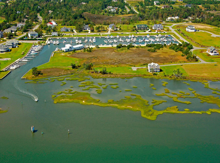 harbour marina village 320.jpeg