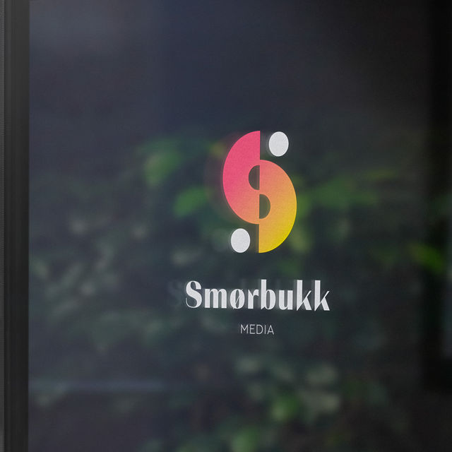 Mockup, logo på glassdør
