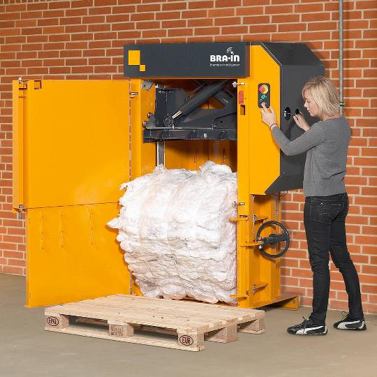 Thumbnail: Vertical Baler Model X10 HD