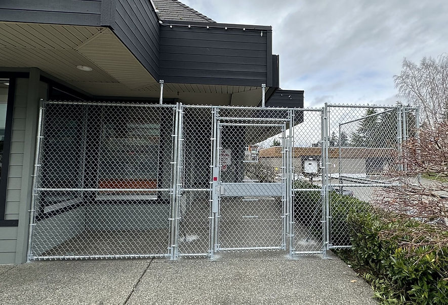 Chainlink panels and gate with panic bar.jpg