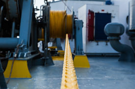 Marine hydraulic winch 