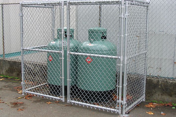 Cage around tanks or heat pumps