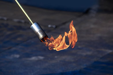 Gas burner with fire 