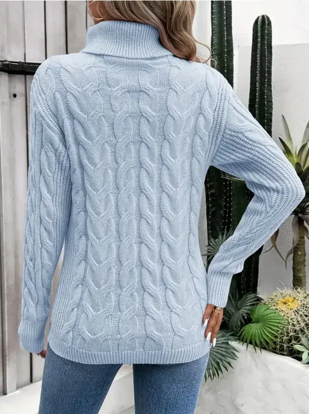 Miniatura: Women's Cable-knit Turtleneck Sweater