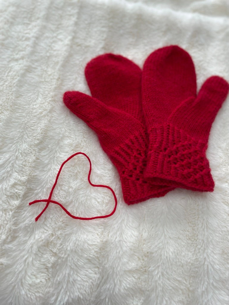 Thumbnail: Best Friend Mittens