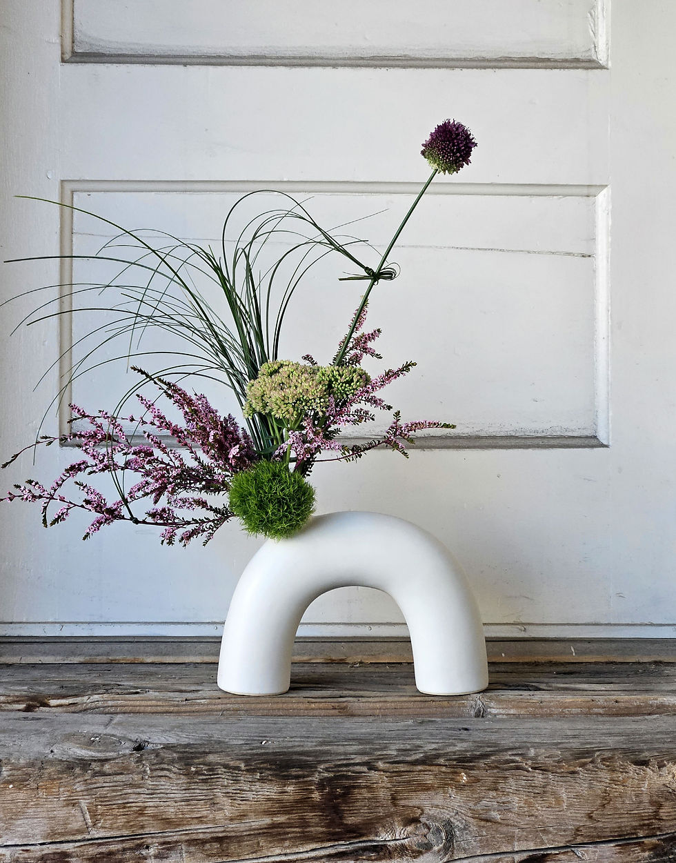 Thumbnail: Elia Arched Vase