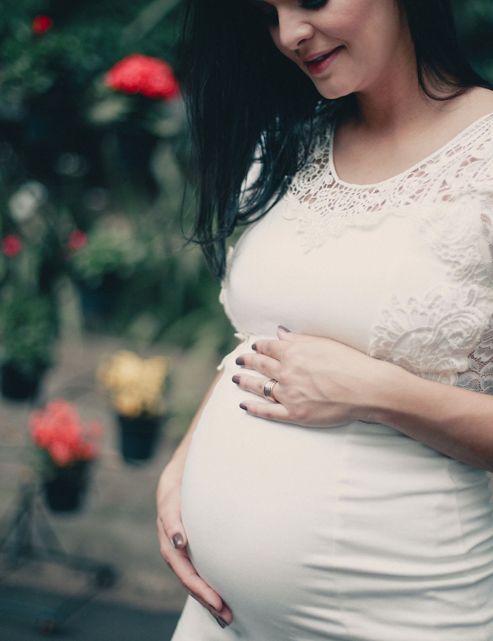 Barefoot and Beautiful: 7 Tips for a Maternity Shoot on the Beach