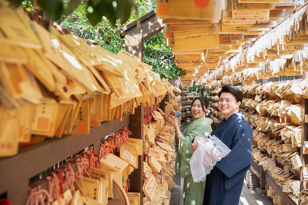 川越氷川神社でのお宮参りの出張撮影 絵馬トンネル