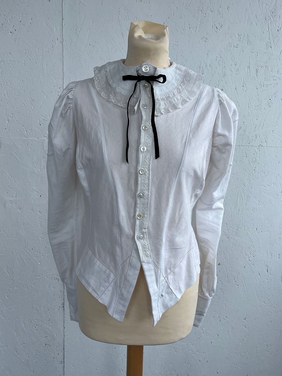 Thumbnail: White Embroidered Cotton Long Sleeve Shirt