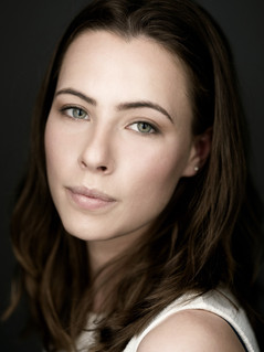 Elizebeth_Lewis-280Signaturecolour.jpg
