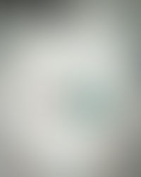 ein hübscher Opal wirkungsvoll in Szene setzt