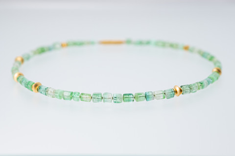 Kette mit hellgrünem Turmalin