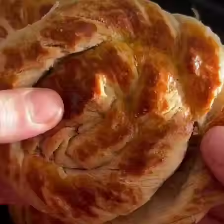 Pão Trançado Doce com Açúcar e Canela