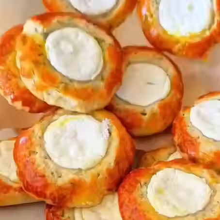 Poğaça Turca com Recheio Cremoso – Pão Fofo e Fácil sem Mistério
