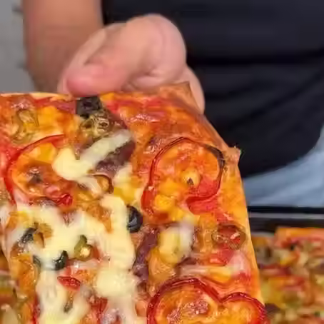 🍕 Pizza Turca em 15 Minutos: Crocante, Fácil e Irresistível