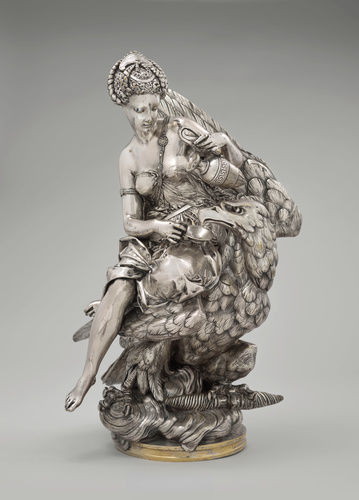 Auf dem Bild zu sehen ist eine Statue der Göttin Hebe. Sie ist die Namensgeberin der HEBE Foundation, die Kinder mit schizophren erkrankten Eltern hilft.