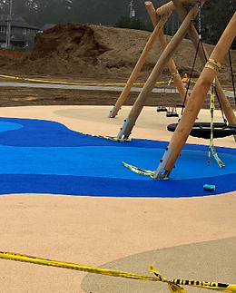 Columpio de juegos en el nuevo parque