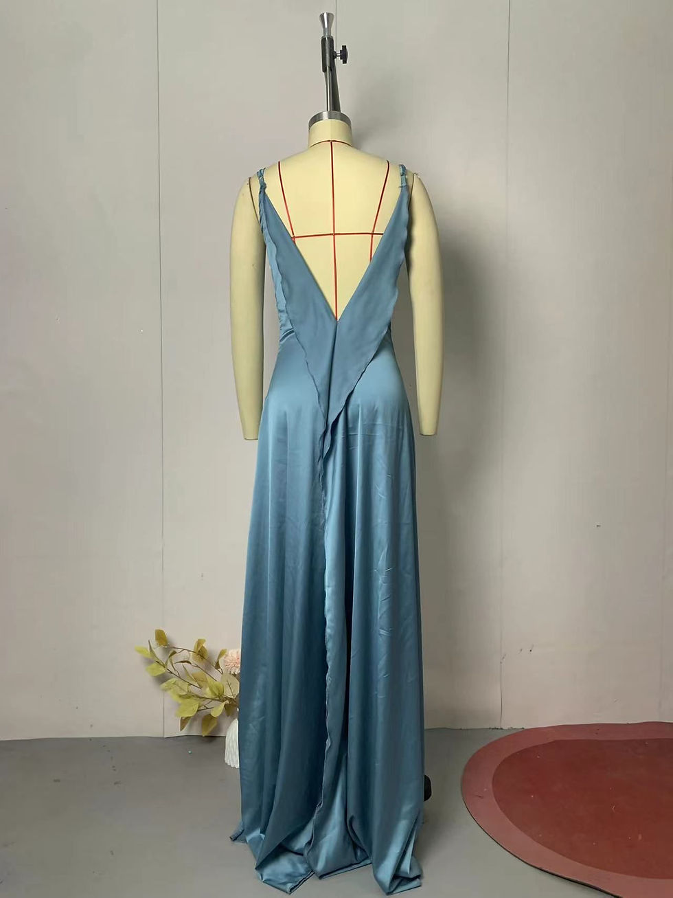 Thumbnail: Siren Backless Gown
