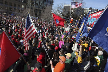 Campaña contra Trump tiene similitudes con otra en Wisconsin