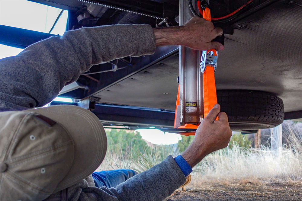 Defective RV Hydraulic Jack Danger