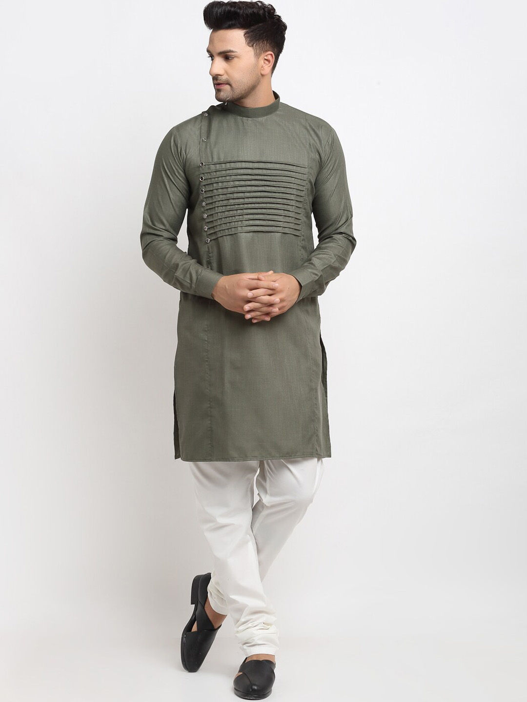 Elegant Green Pleated Kurta Set with Comfortable Pyjamas